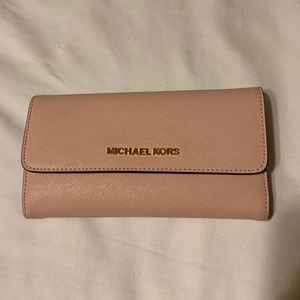 Michael Kors light pink wallet